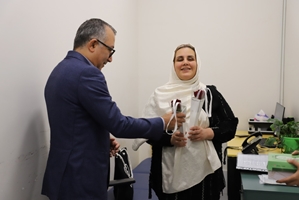 تجلیل از کارکنان روشندل واحد تلفنخانه بیمارستان فوق تخصصی کودکان حکیم به مناسبت روز جهانی عصای سفید